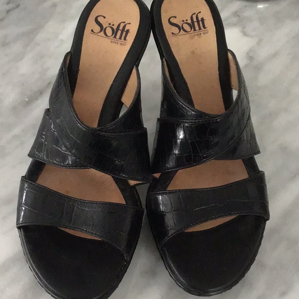 Sofft Black Patent Leather Sandals